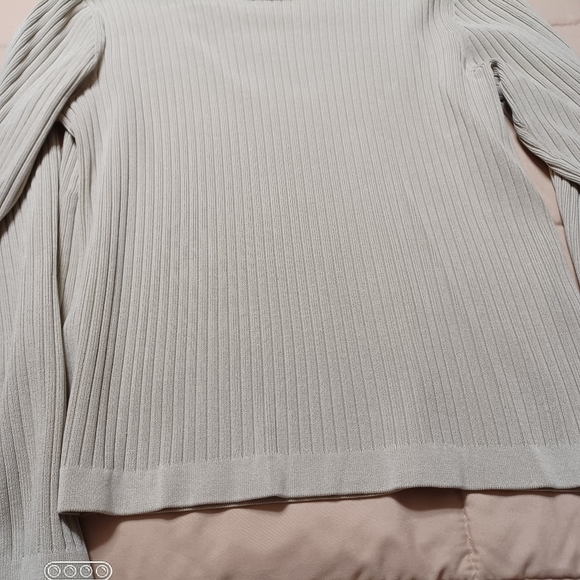 Appleseeds casual sweater New without tags - Picture 3 of 3